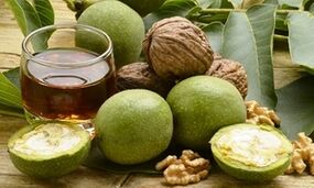 Infuzie de nuc pentru a elimina paraziții din corp